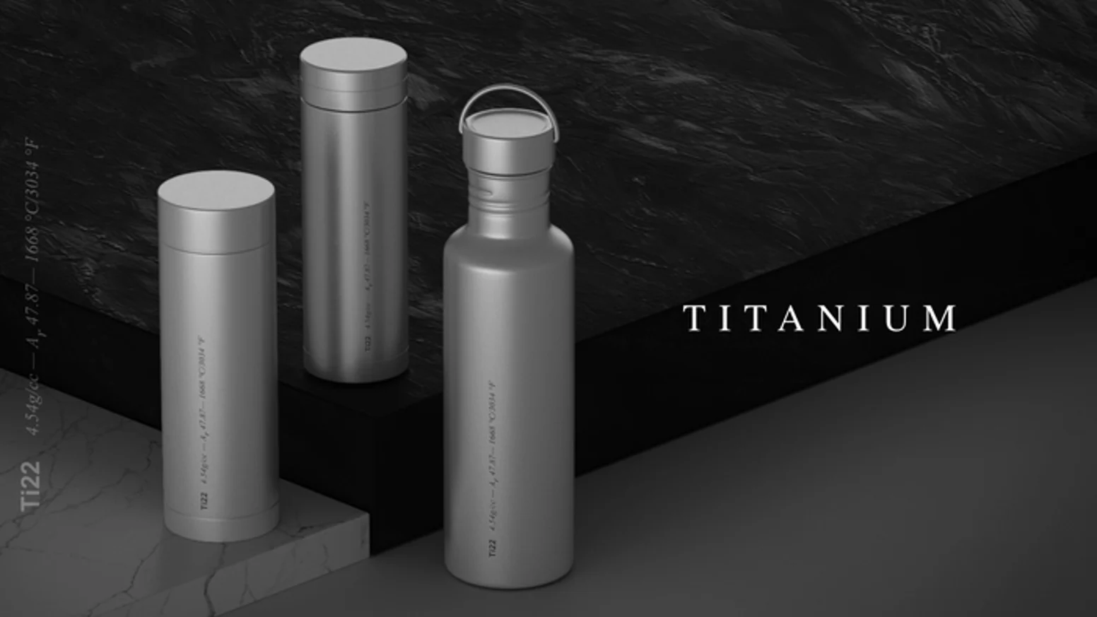 Thermoskannen und Vakuumflaschen aus Titan: Der ehrliche Ratgeber (Was die technischen Daten nicht verraten) 2 Vakuum-Thermosflasche aus reinem Titan mit gebürsteter Oberfläche, die die natürliche silbergraue Oberflächenstruktur des Titans zur Geltung bringt